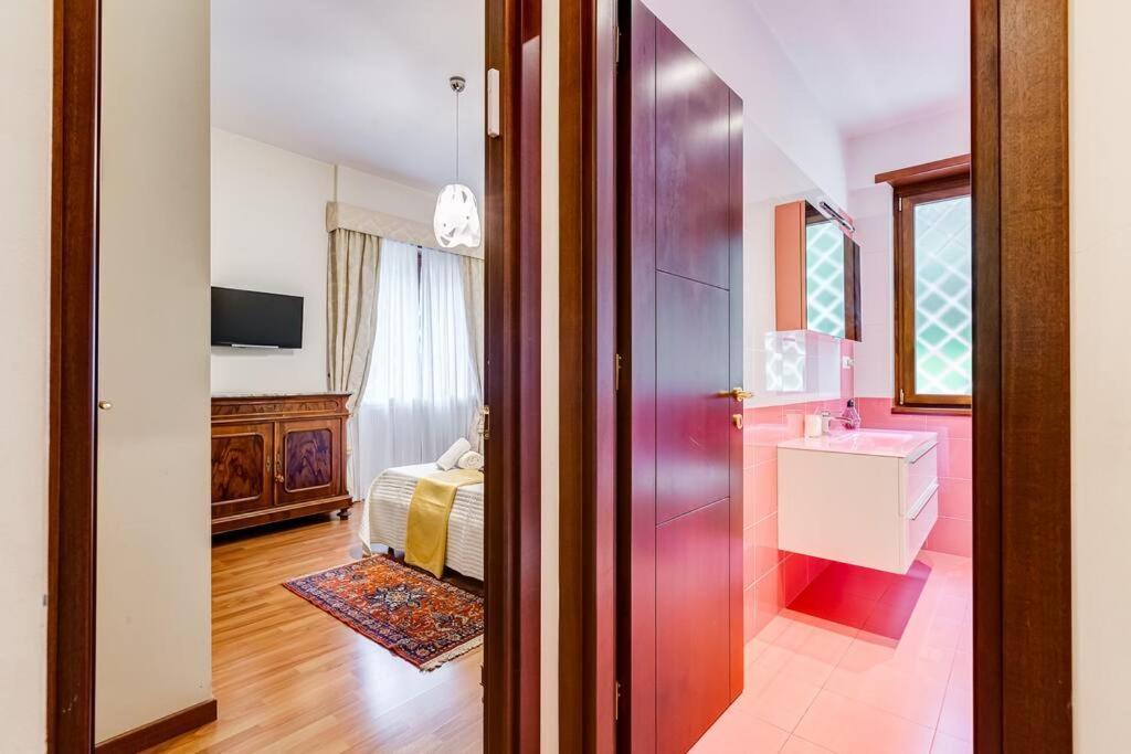 Exclusive Apartment In Eur Lake Rome Exterior photo